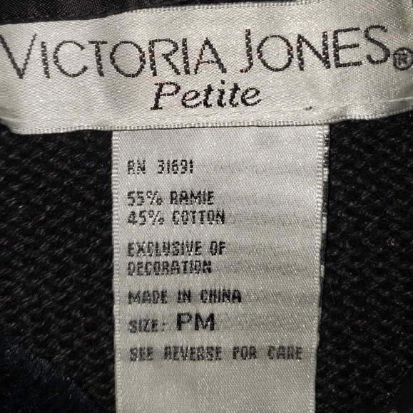 Victoria Jones | Sophisticated Christmas Sweater - Picture 8 of 16